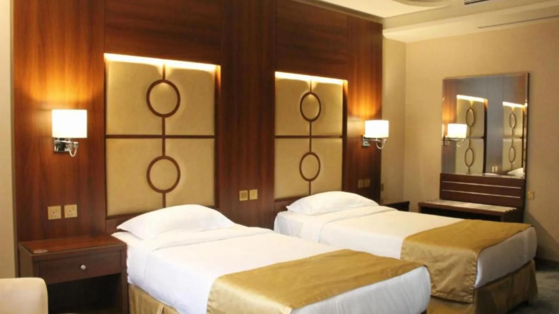 Sunday Harbour Gateway Jeddah Beach Formerly Vivid Plaza Hotel 0*,