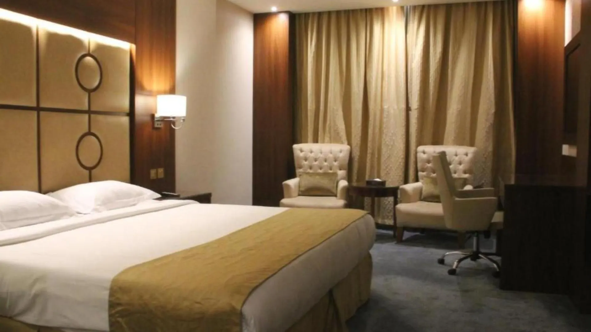 Sunday Harbour Gateway Jeddah Beach Formerly Vivid Plaza Hotel