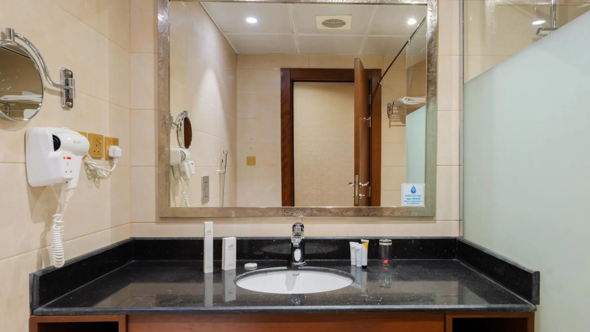 Sunday Harbour Gateway Jeddah Beach Formerly Vivid Plaza Hotel