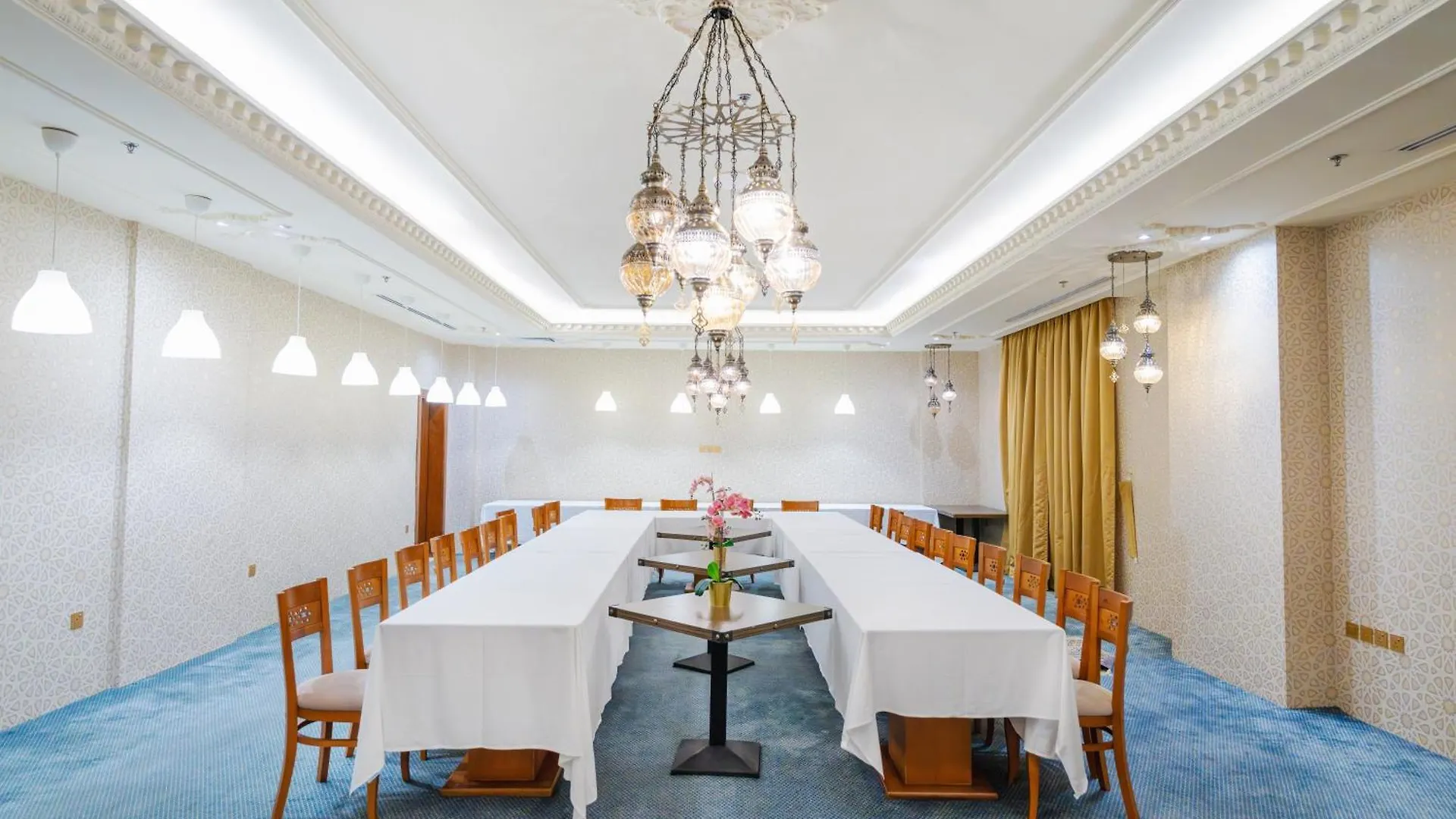 Sunday Harbour Gateway Jeddah Beach Formerly Vivid Plaza Hotel 5*,