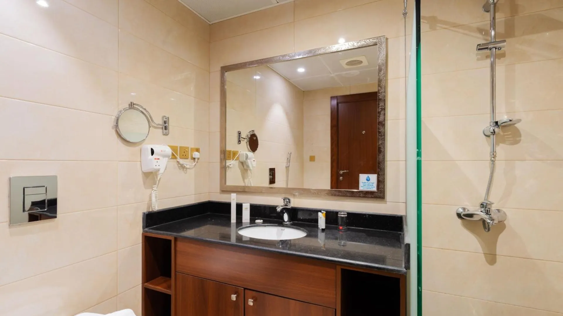 Sunday Harbour Gateway Jeddah Beach Formerly Vivid Plaza Hotel