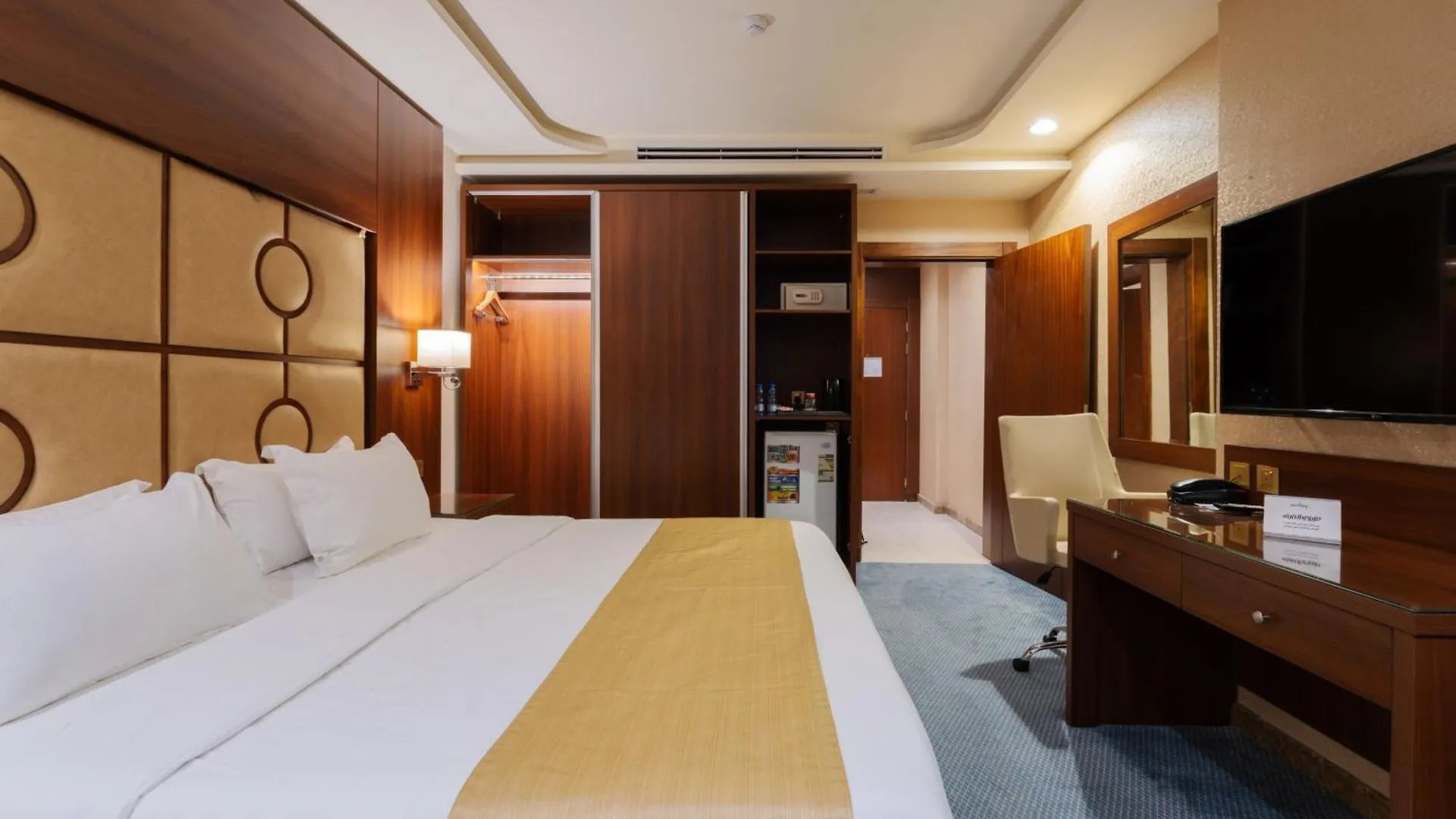 Sunday Harbour Gateway Jeddah Beach Formerly Vivid Plaza Hotel