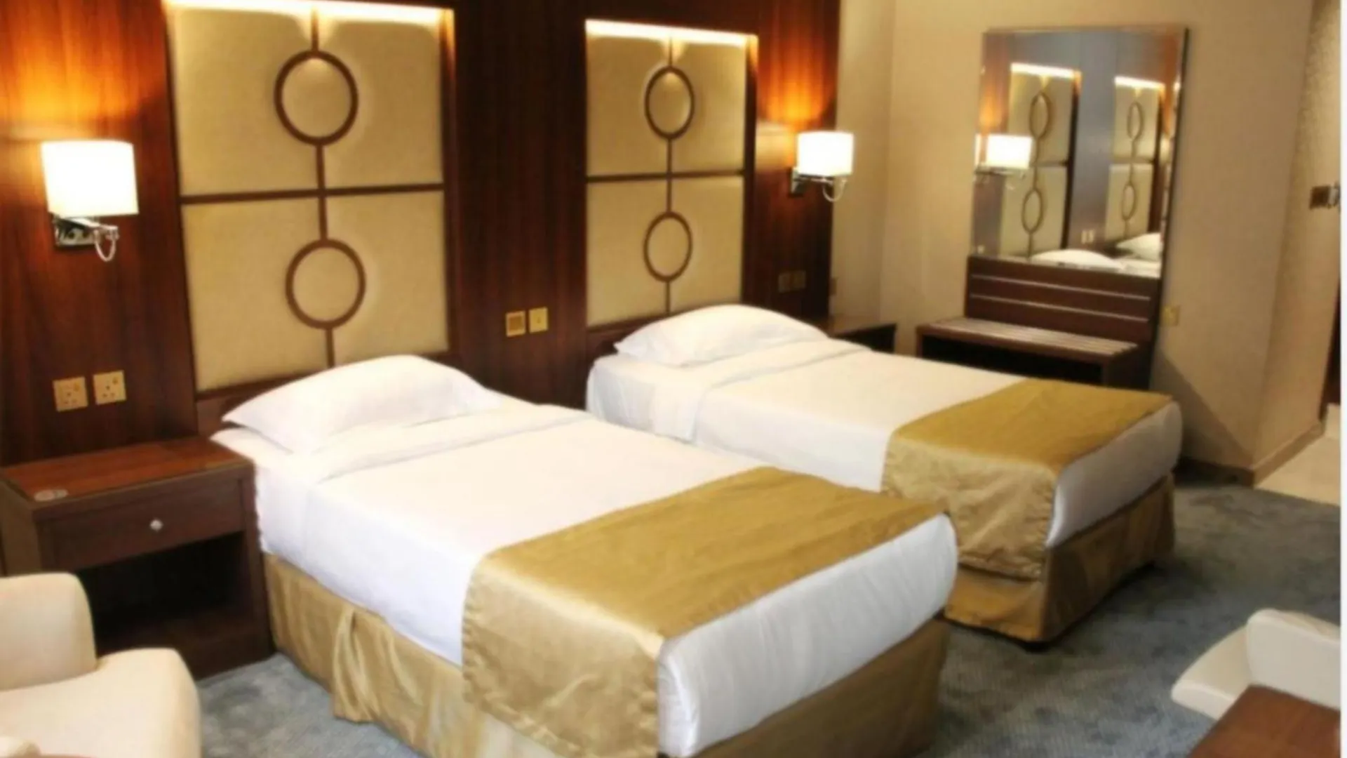 Sunday Harbour Gateway Jeddah Beach Formerly Vivid Plaza Hotel