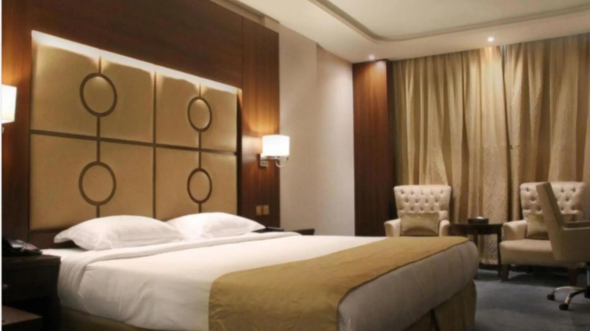 Sunday Harbour Gateway Jeddah Beach Formerly Vivid Plaza Hotel