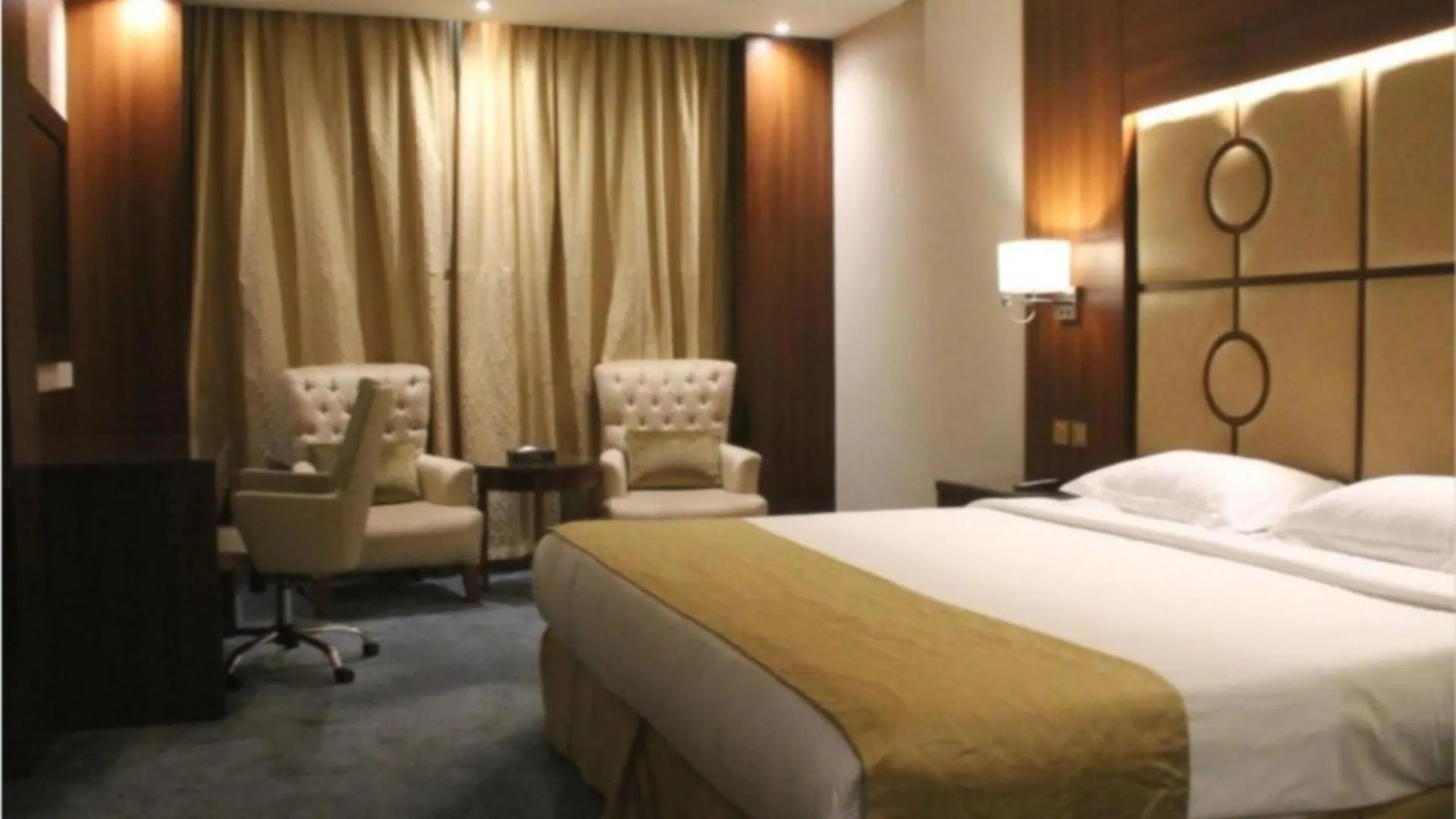 Sunday Harbour Gateway Jeddah Beach Formerly Vivid Plaza Hotel