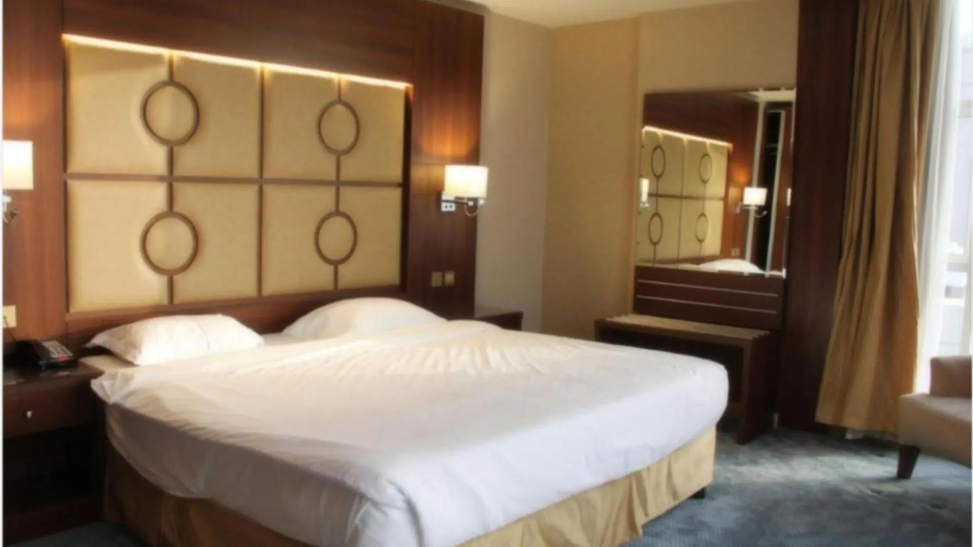 Sunday Harbour Gateway Jeddah Beach Formerly Vivid Plaza Hotel