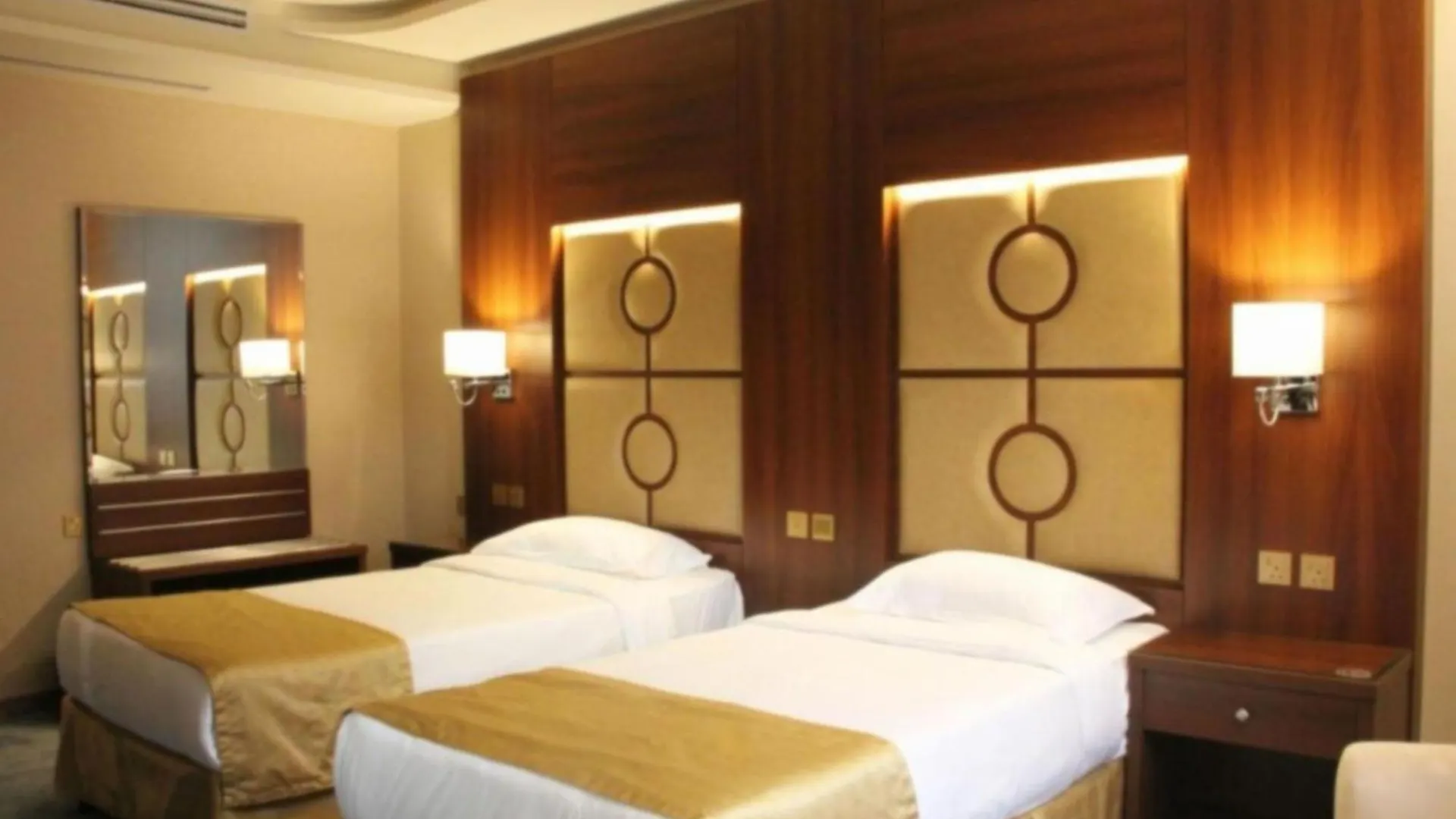 Sunday Harbour Gateway Jeddah Beach Formerly Vivid Plaza Hotel