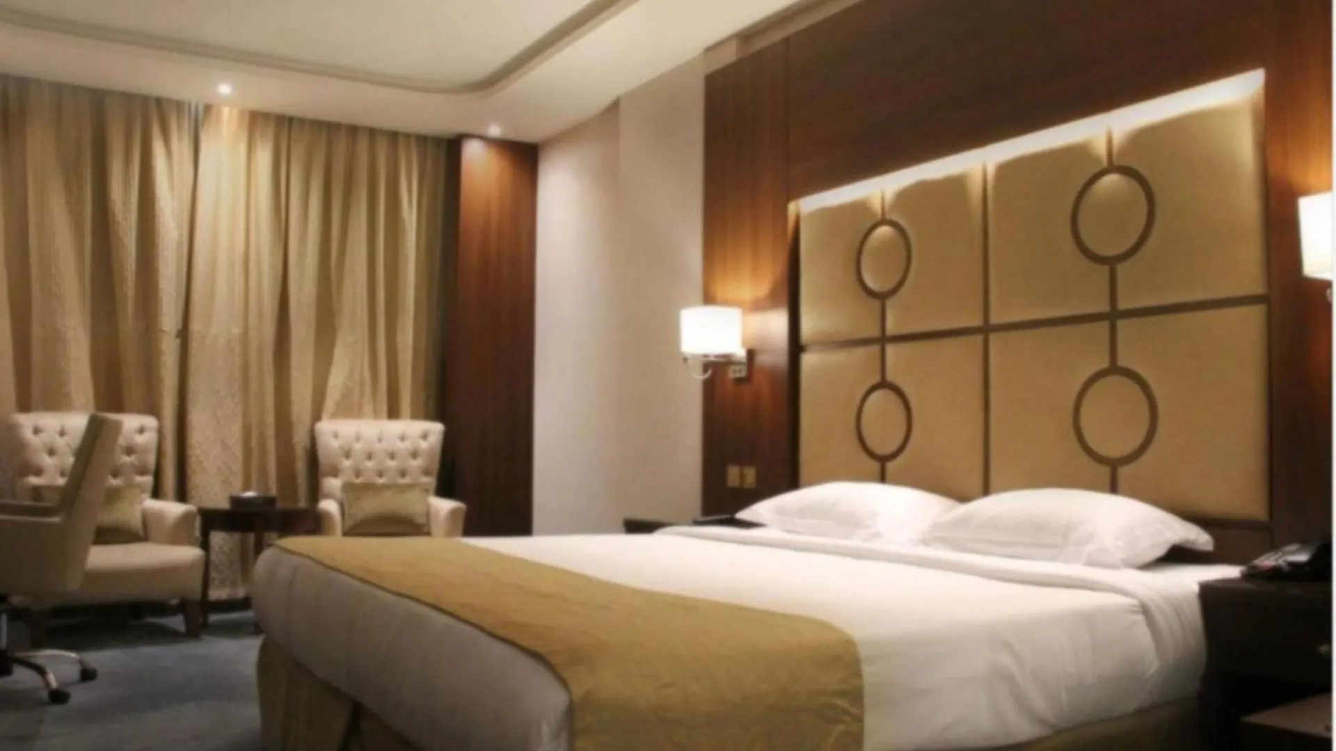 Sunday Harbour Gateway Jeddah Beach Formerly Vivid Plaza Hotel 5*,